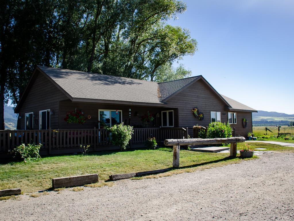 Hansen Guest Ranch Swan Valley Екстериор снимка